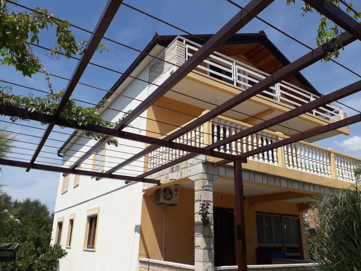 Apartmani Sara Требинє Екстер'єр фото